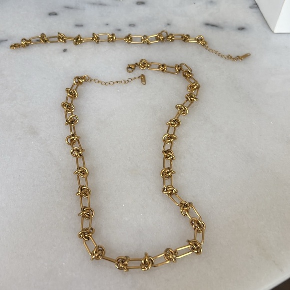 New Knot Link Necklace 16-18” stainless steel Gold Tone - Picture 5 of 5